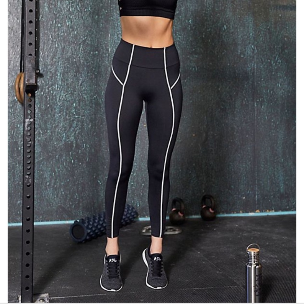 NWT Free People You’re a Peach Leggings